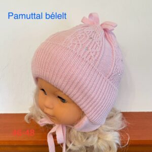 Vastag kötött megkötős, fülvédős babasapka pamut béléssel – Rózsaszín strasszköves (46-48 cm fejkörfogat)
